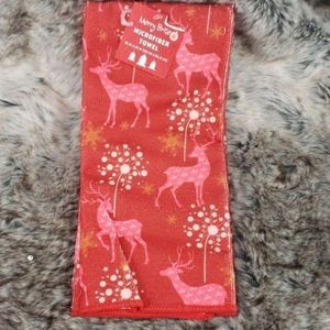 Merry Brite Red Reindeer Microfiber Towels‎